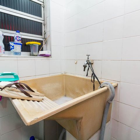 Casa à venda com 241m², 4 quartos e 6 vagas Casa à venda com 241m², 4 quartos e 6 vagasÁrea de Serviço