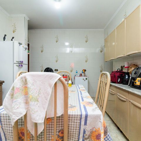 Casa à venda com 241m², 4 quartos e 6 vagas Casa à venda com 241m², 4 quartos e 6 vagasCozinha