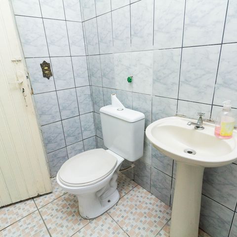 Casa à venda com 241m², 4 quartos e 6 vagas Casa à venda com 241m², 4 quartos e 6 vagasBanheiro 3