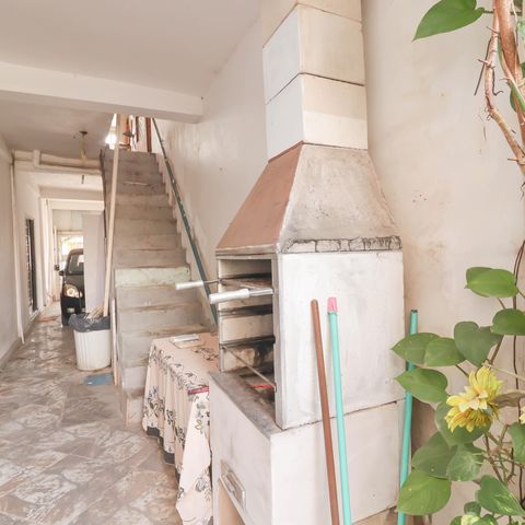 Casa à venda com 180m², 4 quartos e 2 vagas Casa à venda com 180m², 4 quartos e 2 vagasCozinha