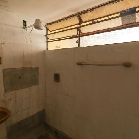Casa à venda com 180m², 4 quartos e 2 vagas Casa à venda com 180m², 4 quartos e 2 vagasEdícula