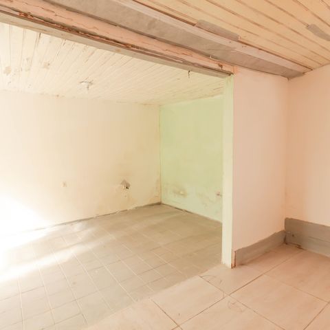Casa à venda com 180m², 4 quartos e 2 vagas Casa à venda com 180m², 4 quartos e 2 vagasEdícula