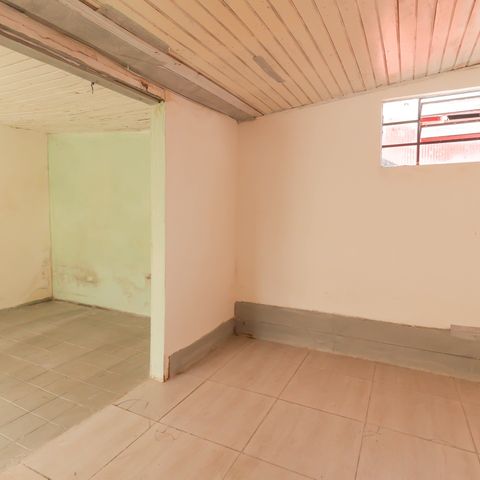Casa à venda com 180m², 4 quartos e 2 vagas Casa à venda com 180m², 4 quartos e 2 vagasEdícula
