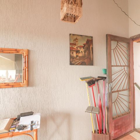 Casa à venda com 180m², 4 quartos e 2 vagas Casa à venda com 180m², 4 quartos e 2 vagasSala