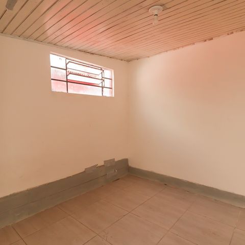 Casa à venda com 180m², 4 quartos e 2 vagas Casa à venda com 180m², 4 quartos e 2 vagasEdícula