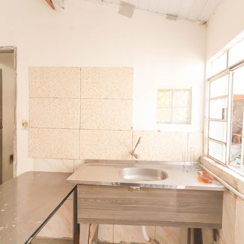 Casa à venda com 180m², 4 quartos e 2 vagas Casa à venda com 180m², 4 quartos e 2 vagasEdícula