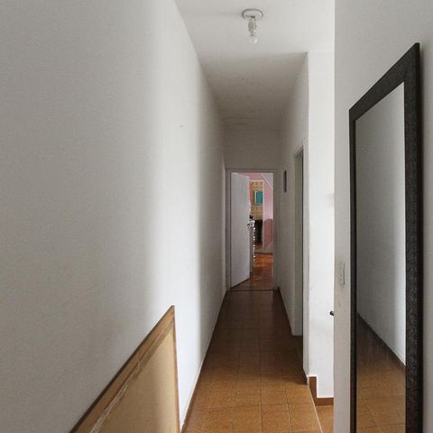 Casa à venda com 400m², 5 quartos e 4 vagasCasa 2 - Corredor