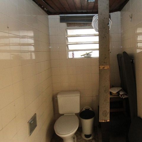 Casa à venda com 400m², 5 quartos e 4 vagasCasa 2 -Banheiro de Serviço