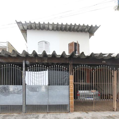 Casa à venda com 400m², 5 quartos e 4 vagasFachada