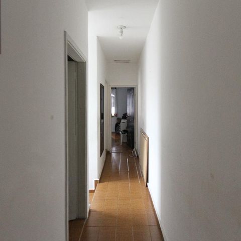 Casa à venda com 400m², 5 quartos e 4 vagasCasa 2 - Corredor