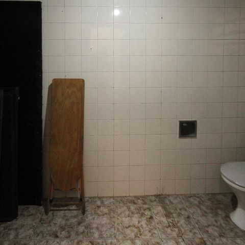 Casa à venda com 400m², 5 quartos e 4 vagasCasa 2 - Banheiro de Serviço 2