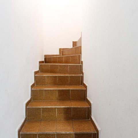Casa à venda com 400m², 5 quartos e 4 vagasEscada