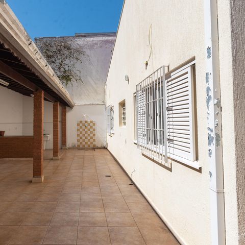 Casa à venda com 240m², 3 quartos e 2 vagas Casa à venda com 240m², 3 quartos e 2 vagasChurrasqueira