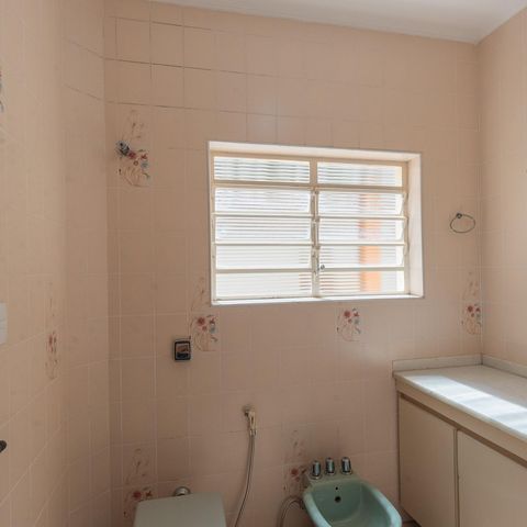 Casa à venda com 240m², 3 quartos e 2 vagas Casa à venda com 240m², 3 quartos e 2 vagasBanheiro da Suíte