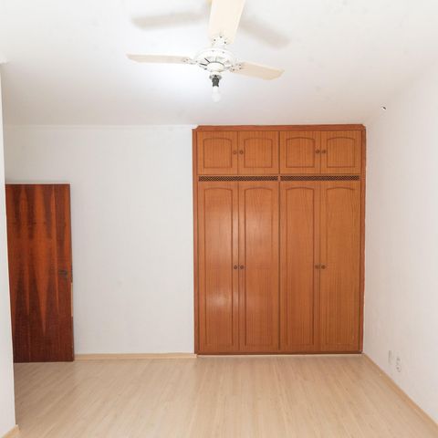 Casa à venda com 240m², 3 quartos e 2 vagas Casa à venda com 240m², 3 quartos e 2 vagasSuíte