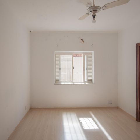 Casa à venda com 240m², 3 quartos e 2 vagas Casa à venda com 240m², 3 quartos e 2 vagasSuíte