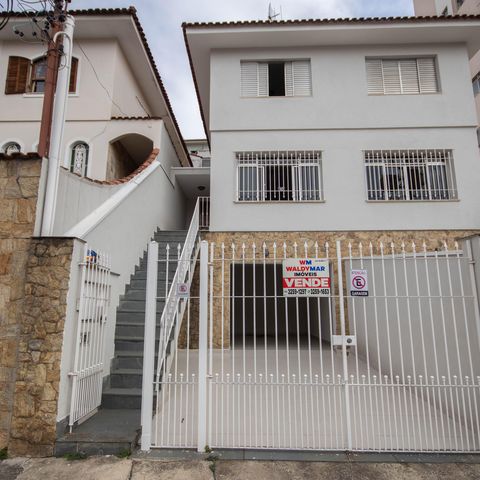 Casa à venda com 140m², 3 quartos e 3 vagasFachada