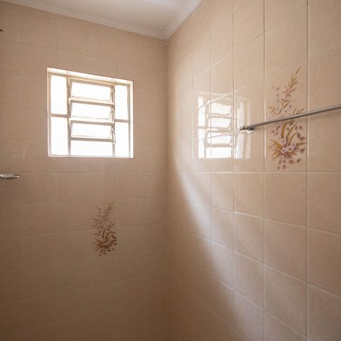 Casa à venda com 140m², 3 quartos e 3 vagasBanheiro 