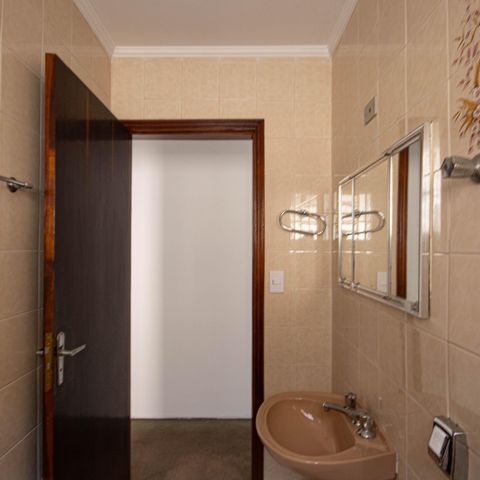 Casa à venda com 140m², 3 quartos e 3 vagasBanheiro 