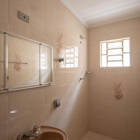 Casa à venda com 140m², 3 quartos e 3 vagasBanheiro 