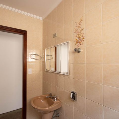 Casa à venda com 140m², 3 quartos e 3 vagasBanheiro 