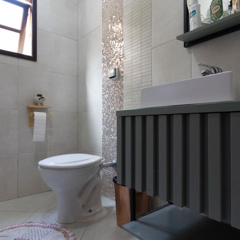 Casa à venda com 250m², 3 quartos e 2 vagas Casa à venda com 250m², 3 quartos e 2 vagasLavabo