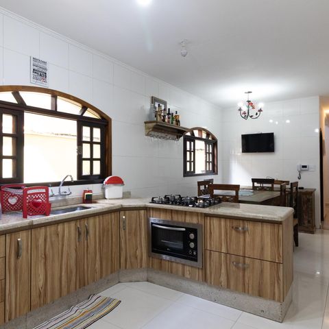 Casa à venda com 250m², 3 quartos e 2 vagas Casa à venda com 250m², 3 quartos e 2 vagasCozinha