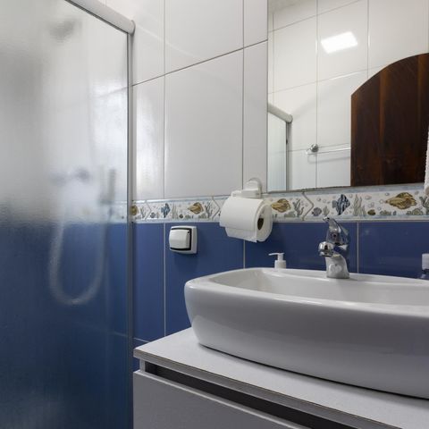 Casa à venda com 250m², 3 quartos e 2 vagas Casa à venda com 250m², 3 quartos e 2 vagasBanheiro