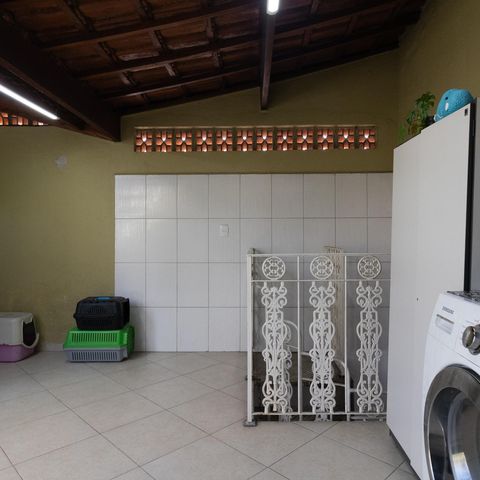 Casa à venda com 250m², 3 quartos e 2 vagas Casa à venda com 250m², 3 quartos e 2 vagasÁrea de Serviço