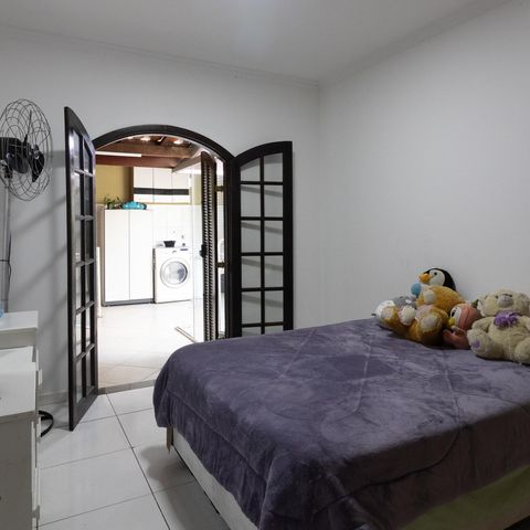 Casa à venda com 250m², 3 quartos e 2 vagas Casa à venda com 250m², 3 quartos e 2 vagasQuarto 1