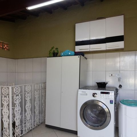 Casa à venda com 250m², 3 quartos e 2 vagas Casa à venda com 250m², 3 quartos e 2 vagasÁrea de Serviço