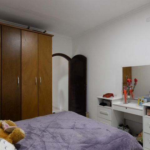 Casa à venda com 250m², 3 quartos e 2 vagas Casa à venda com 250m², 3 quartos e 2 vagasQuarto 1