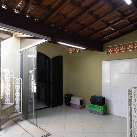 Casa à venda com 250m², 3 quartos e 2 vagas Casa à venda com 250m², 3 quartos e 2 vagasÁrea de Serviço