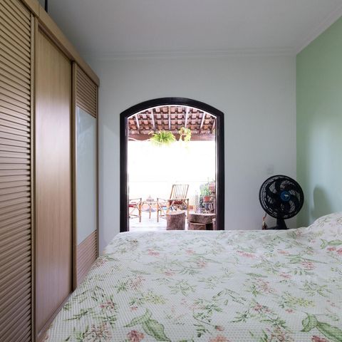 Casa à venda com 250m², 3 quartos e 2 vagas Casa à venda com 250m², 3 quartos e 2 vagasSuíte