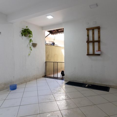 Casa à venda com 250m², 3 quartos e 2 vagas Casa à venda com 250m², 3 quartos e 2 vagasQuintal