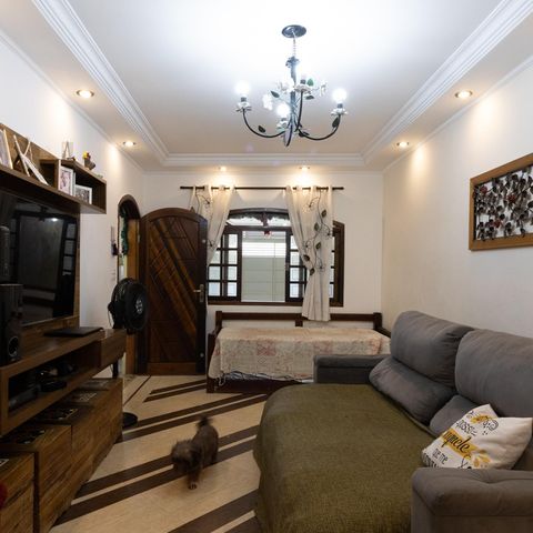 Casa à venda com 250m², 3 quartos e 2 vagas Casa à venda com 250m², 3 quartos e 2 vagasSala