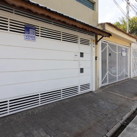 Casa à venda com 250m², 3 quartos e 2 vagas Casa à venda com 250m², 3 quartos e 2 vagasFachada e plaquinha
