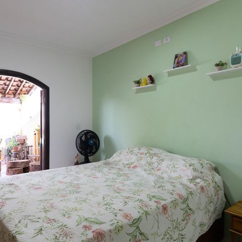 Casa à venda com 250m², 3 quartos e 2 vagas Casa à venda com 250m², 3 quartos e 2 vagasSuíte