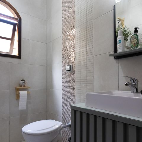Casa à venda com 250m², 3 quartos e 2 vagas Casa à venda com 250m², 3 quartos e 2 vagasLavabo