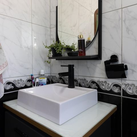 Casa à venda com 250m², 3 quartos e 2 vagas Casa à venda com 250m², 3 quartos e 2 vagasBanheiro da Suíte