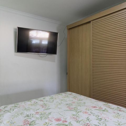 Casa à venda com 250m², 3 quartos e 2 vagas Casa à venda com 250m², 3 quartos e 2 vagasSuíte