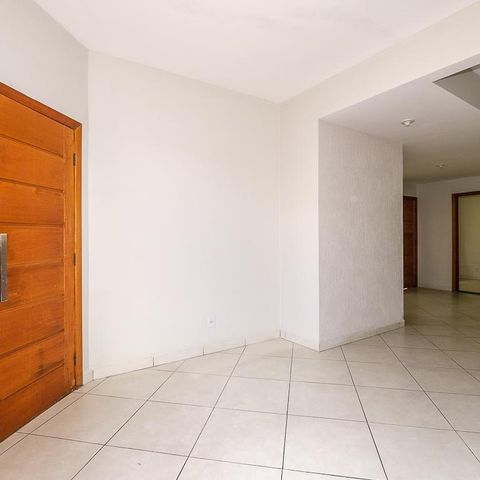 Casa à venda com 112m², 3 quartos e 1 vaga Casa à venda com 112m², 3 quartos e 1 vagaSala