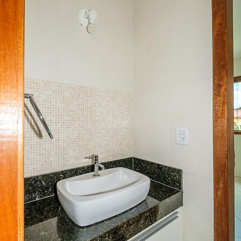 Casa à venda com 112m², 3 quartos e 1 vaga Casa à venda com 112m², 3 quartos e 1 vagaBanheiro da Suíte