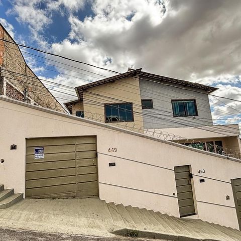 Casa à venda com 112m², 3 quartos e 1 vaga Casa à venda com 112m², 3 quartos e 1 vagaFachada