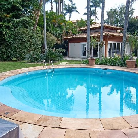 Casa à venda com 1200m², 3 quartos e 8 vagas Casa à venda com 1200m², 3 quartos e 8 vagasÁrea comum