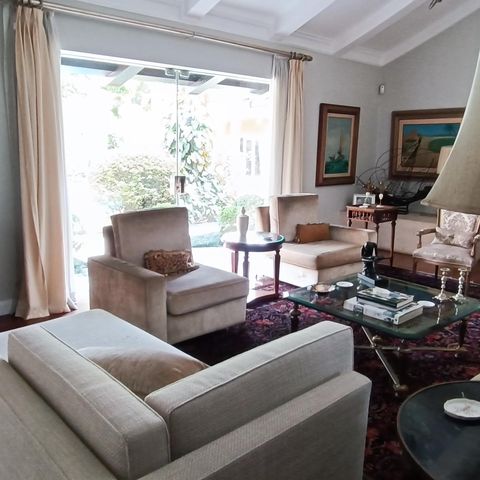 Casa à venda com 1200m², 3 quartos e 8 vagas Casa à venda com 1200m², 3 quartos e 8 vagasSala 1
