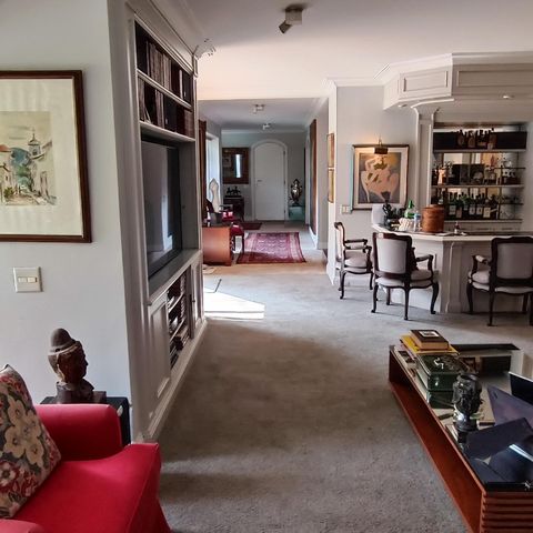 Casa à venda com 1200m², 3 quartos e 8 vagas Casa à venda com 1200m², 3 quartos e 8 vagasSala 2