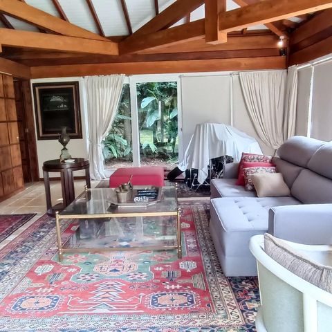 Casa à venda com 1200m², 3 quartos e 8 vagas Casa à venda com 1200m², 3 quartos e 8 vagasÁrea comum