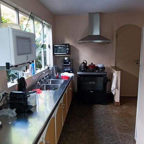 Casa à venda com 1200m², 3 quartos e 8 vagas Casa à venda com 1200m², 3 quartos e 8 vagasCozinha