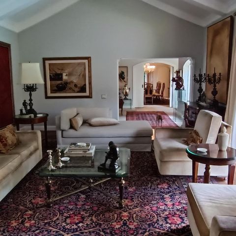 Casa à venda com 1200m², 3 quartos e 8 vagas Casa à venda com 1200m², 3 quartos e 8 vagasSala 1
